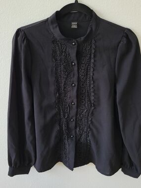 SHEIN Black Lace-Trim Button-Down Blouse
